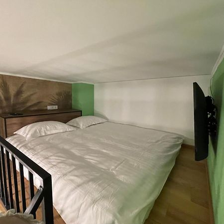 Central Apartment With 2 Bedrooms And 2 Bathrooms Oradea Luaran gambar