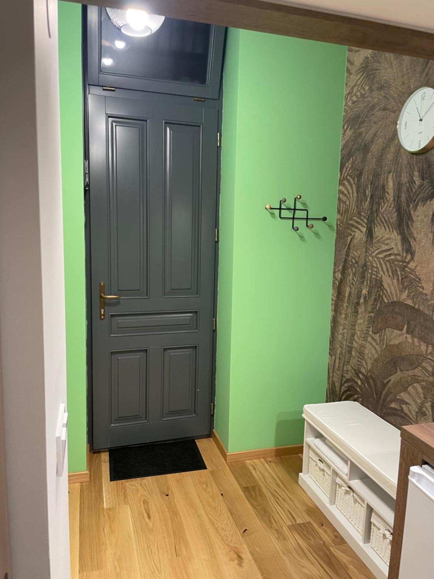 Central Apartment With 2 Bedrooms And 2 Bathrooms Oradea Luaran gambar