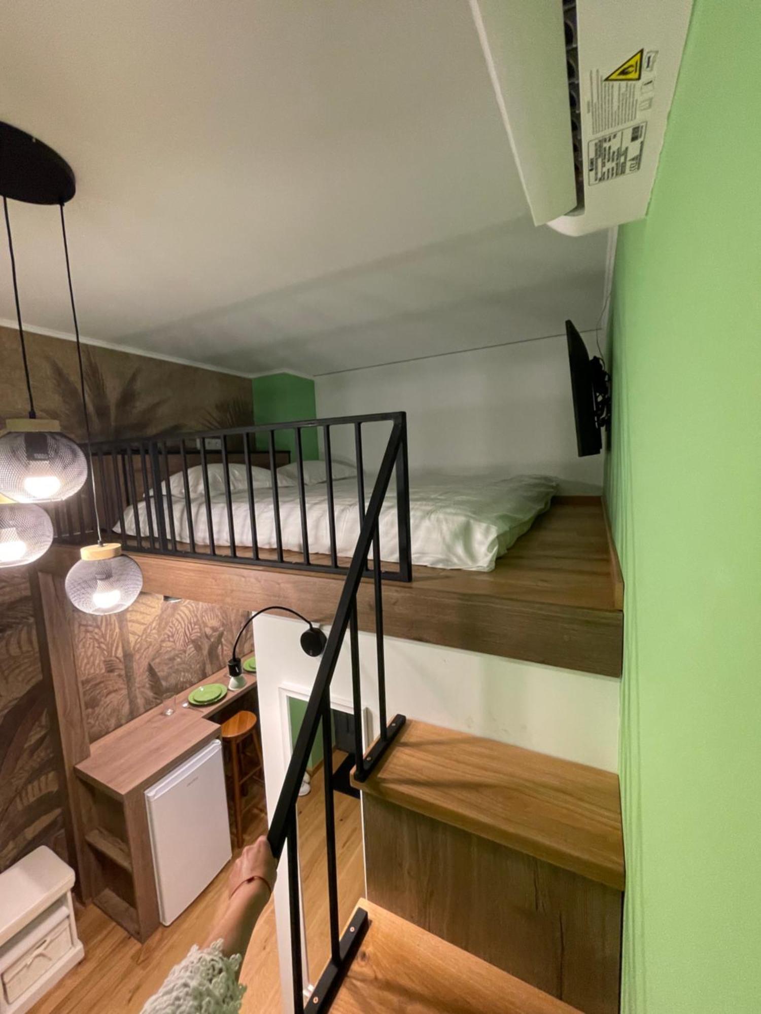 Central Apartment With 2 Bedrooms And 2 Bathrooms Oradea Luaran gambar