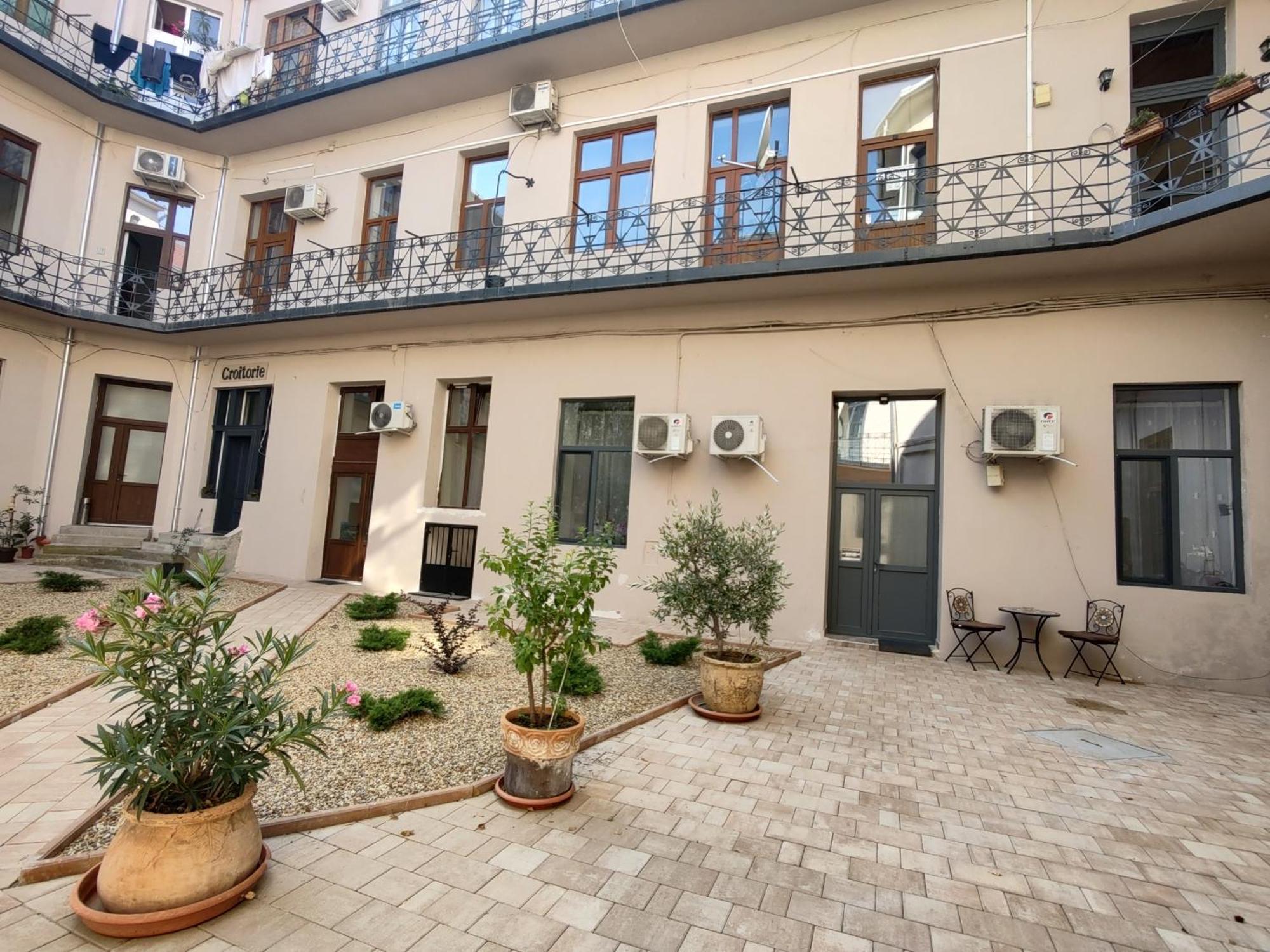 Central Apartment With 2 Bedrooms And 2 Bathrooms Oradea Luaran gambar